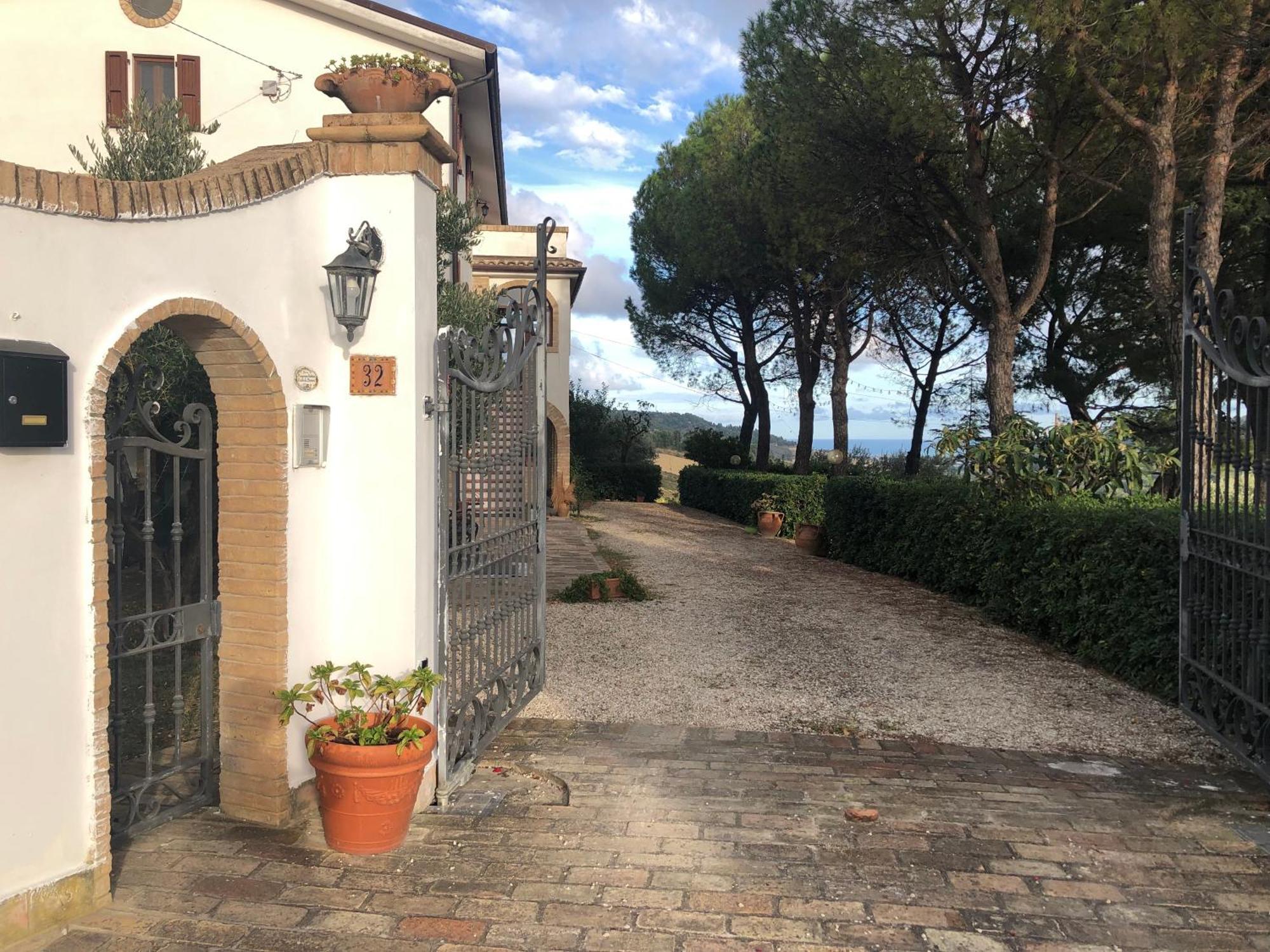 Casa Vacanze Cristina - Holiday House Apartment Ripatransone Exterior photo